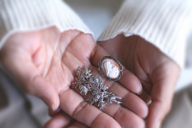 マーカサイトメタルローズスプレーブローチ　ヴィンテージジュエリー　アクセサリー　ヨーロッパ　アンティークストリュフ 20251218