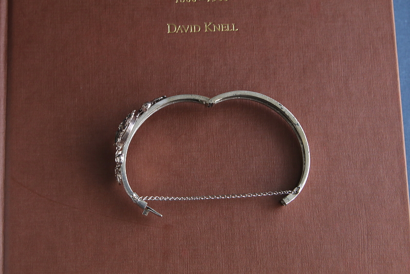 天使と幻獣シルバートーンブレスレット　フランス　アンティークストリュフ