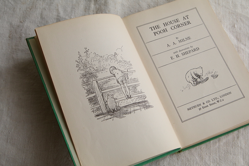 プー横丁にたった家 A.A.ミルン　くまのプーさん　THE HOUSE AT POOH CORNER　イギリス　アンティークストリュフ