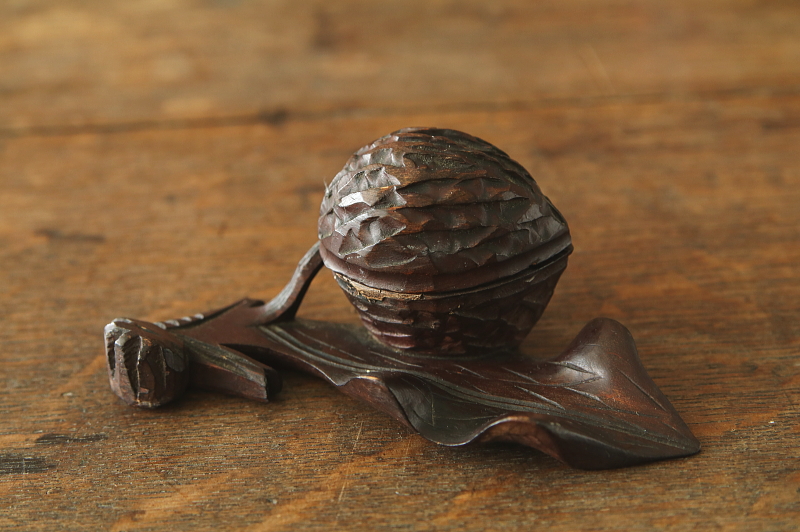 胡桃とリーフのインクウェル　ウォールナット　イギリス　アンティークストリュフ