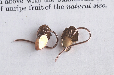 アルマンディンガーネットピアス　ヴィクトリアン　イギリス　果実　アンティークストリュフ