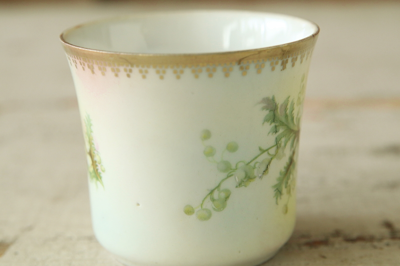 鈴蘭のティーカップアンドソーサー　チェコ　アンティークストリュフ