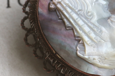 マザーオブパールカメオ　ペンダントブローチ　イタリア　アンティークストリュフ