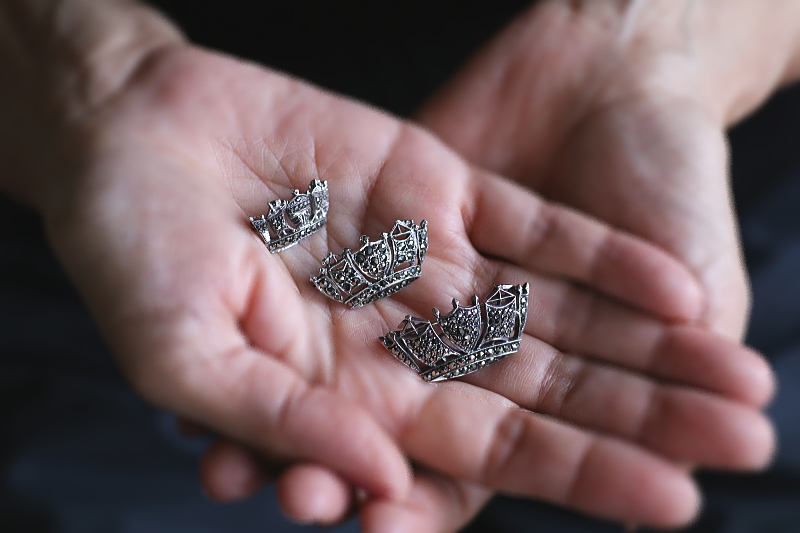 ネイバルクラウンのシルバーマーカサイトブローチ　イギリス　アンティークストリュフ 20250828