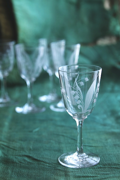 スズランのクリスタルシェリーグラス　イギリス　ヴィクトリアン アンティークストリュフ 20251205