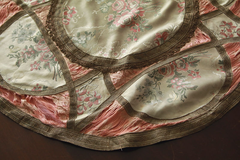 薔薇のシルクマット　フランス　アンティークストリュフ