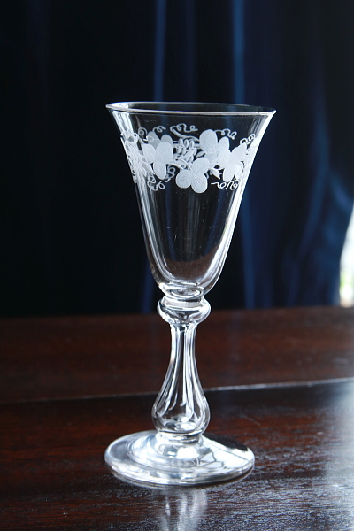 葡萄のエングレーヴィングクリスタルグラス　イギリス