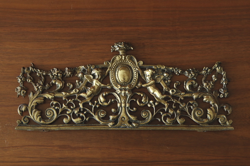 天使の真鍮家具飾り　フランス　アンティークストリュフ