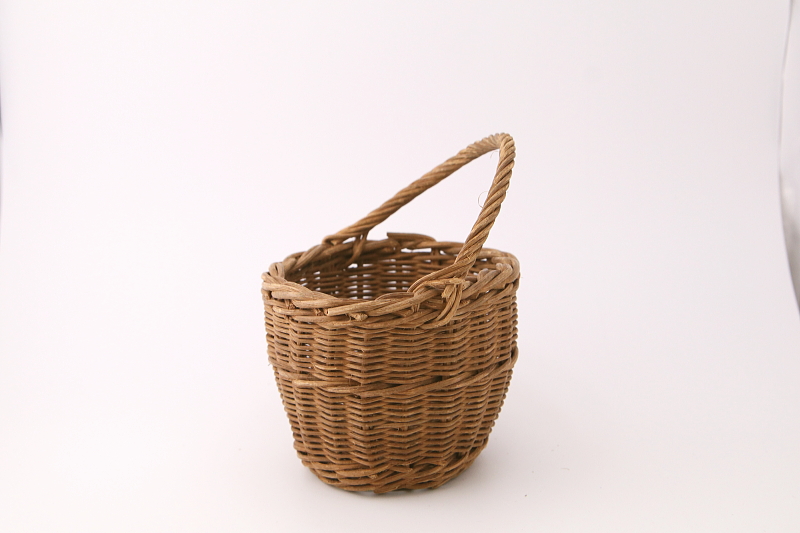 小さな籐のバスケット　ミニチュア　イギリス　アンティークストリュフ