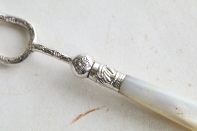 小さなサービングフォーク　ヴィクトリアン　イギリス　アンティークストリュフ