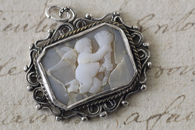 <IMG src="file:///D:/truffleHP/WADAX A&C2/image129276.jpg" width="400" height="600" border="0">