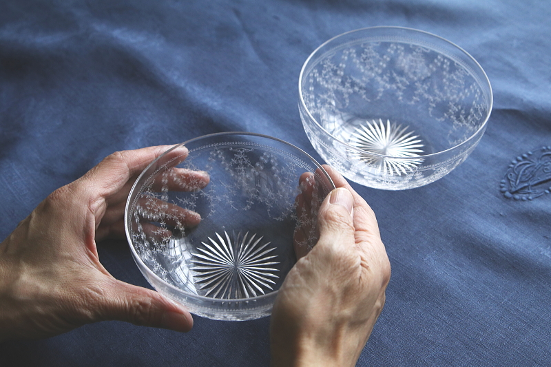 エッチングクリスタルフィンガーボウル　ガラス菓子器　イギリスアンティークストリュフ