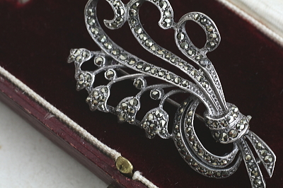 マーカサイトシルバーブローチ　スズラン　ヨーロッパ　アンティークストリュフ