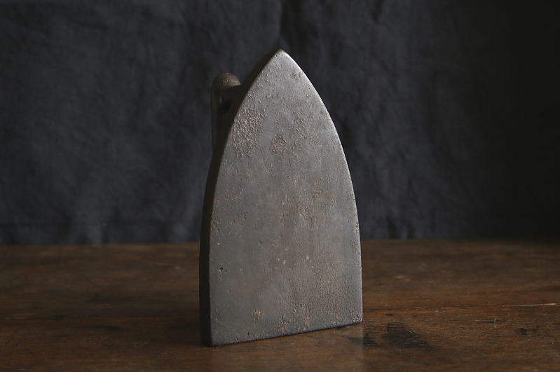 鋳鉄のフレンチアイロン　フランス アンティークストリュフ 20260109