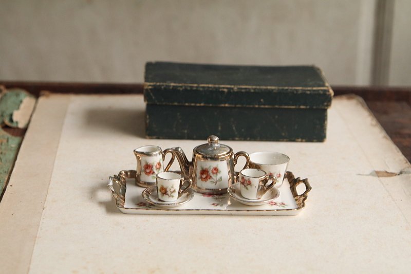 薔薇のミニチュアティーセット　ドイツ　アンティークストリュフ