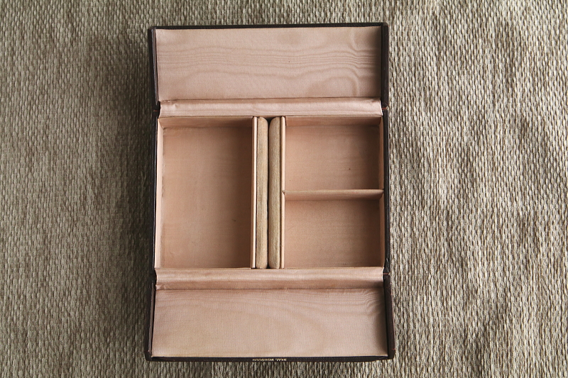 モロッコレザー　ジュエリーケース　イギリス　アンティークストリュフ