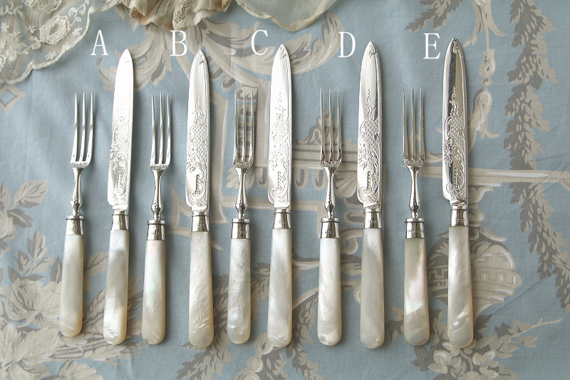 ハンドエングレービングデザートナイフアンドフォーク　Richard Frederick Mosley　イギリス　アンティークストリュフ