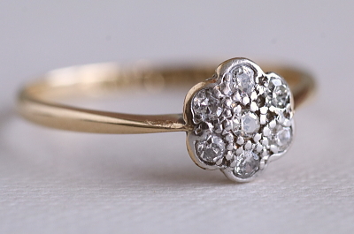 シングルカットダイヤモンドデイジーリング　イギリス　アンティークストリュフ