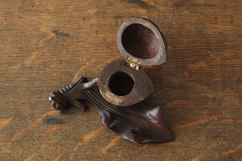 胡桃とリーフのインクウェル　ウォールナット　イギリス　アンティークストリュフ