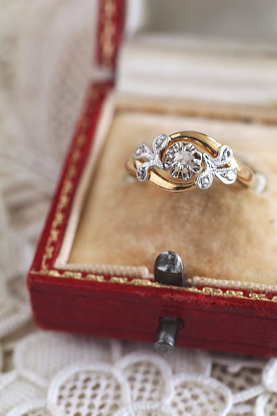 ローズカットダイヤモンドリーフ飾りリング　フランス　エンゲージリング　指輪　アンティークストリュフ 20250911