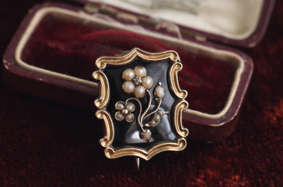 ブラックエナメル　パールブローチ　ヴィクトリアン　イギリス アンティークストリュフ