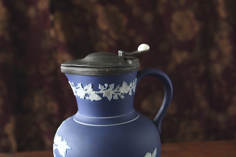 ジャスパーウェア蓋付きジャグ　DUDSON　天使のレリーフ　アンティークストリュフ