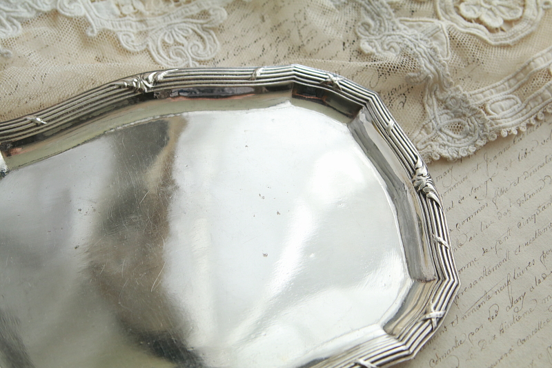 シルバープレートのリキュールトレイ　リボン　フランス　アンティークストリュフ