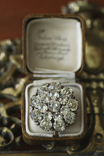 オールドマインカットペーストブローチ　クッションシェイプ　ヨーロッパ　アンティークストリュフ 20250710