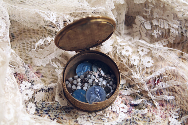 マリア様のジュエリーケース　Sylvain Kinsburger　フランス　アンティークストリュフ