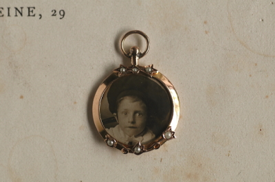 エドワーディアン　ゴールドロケットペンダント　イギリス　アンティークストリュフ