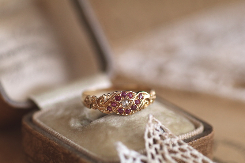 ローズカットダイヤモンドアンドルビー　ヴィクトリアンリング　イギリス アンティークストリュフ