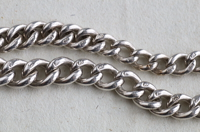 ヴィクトリアン　シルバーアルバートチェーン　イギリス　アンティークストリュフ 20251217