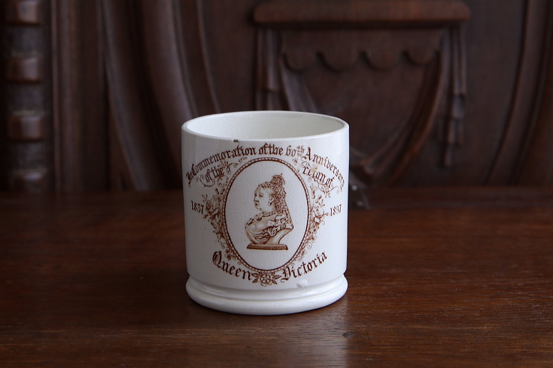 英国展 ヴィクトリア女王　ダイヤモンド・ジュビリー　マグ　ブローチ　イギリス　アンティークストリュフ