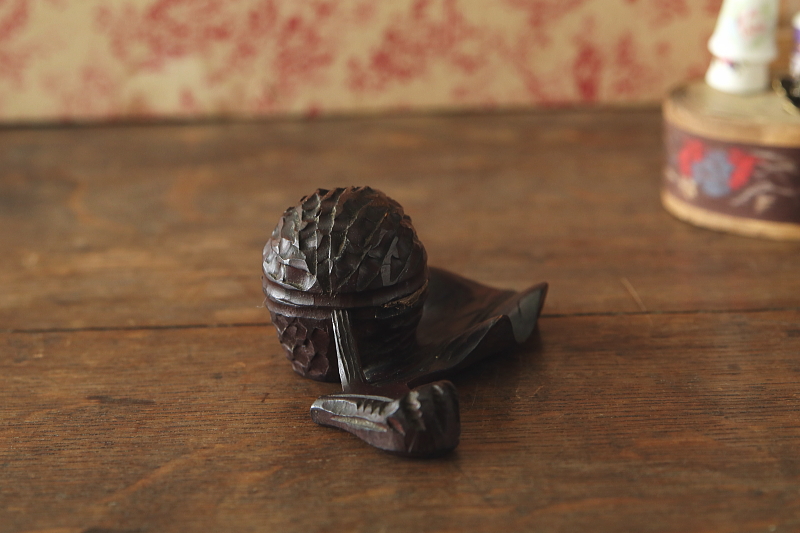 胡桃とリーフのインクウェル　ウォールナット　イギリス　アンティークストリュフ