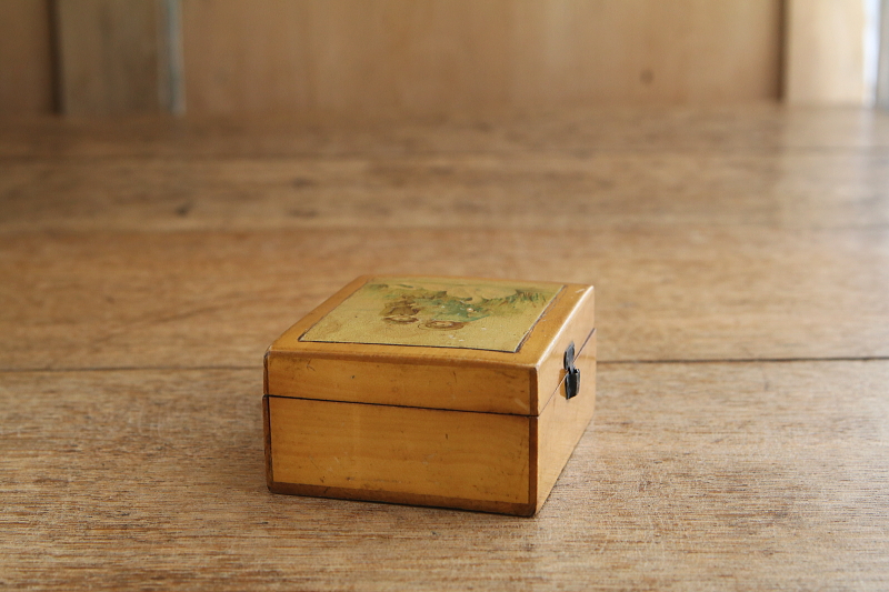 糸メーカーのモシュリンヌボックス　CHADWICK'S　イギリス　アンティークストリュフ