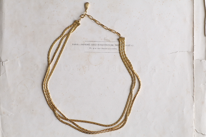ゴールドトーンメタル　3連チェーンネックレス　イギリス　コスチュームジュエリー アンティークストリュフ