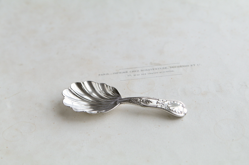 キングスパターンのティーメジャースプーン　鹿　イギリス　ヴィクトリアン　アンティークストリュフ