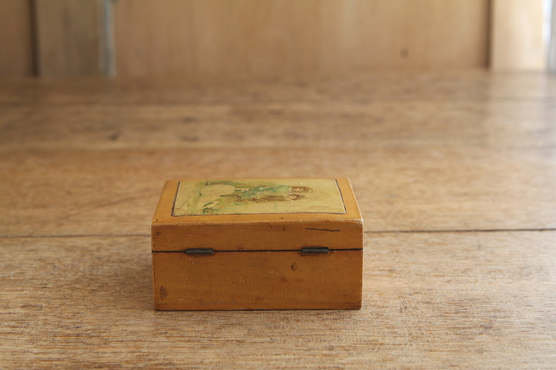 糸メーカーのモシュリンヌボックス　CHADWICK'S　イギリス　アンティークストリュフ