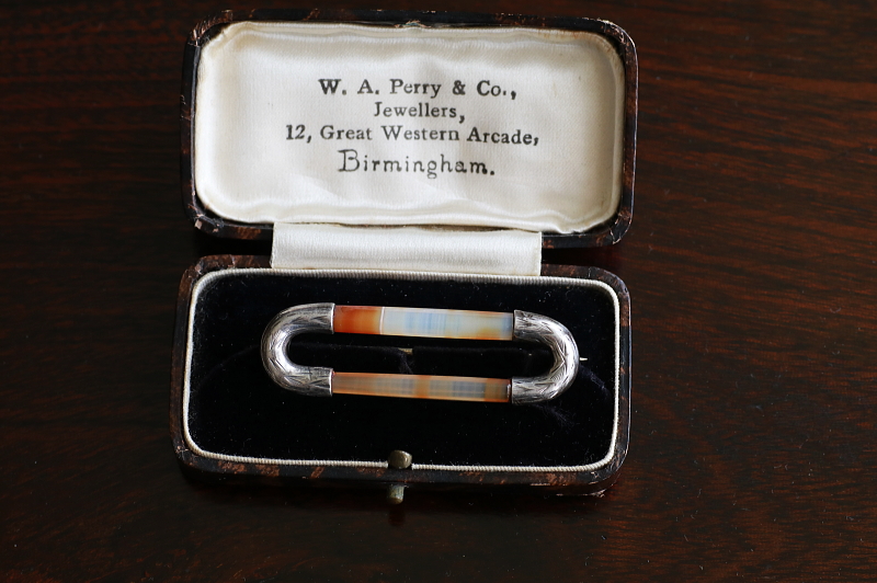 ヴィクトリアンアゲートアンドシルバー　スコティッシュシルバーブローチ　アンティークストリュフ