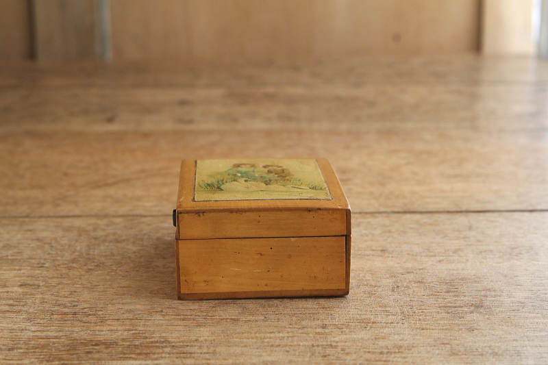 糸メーカーのモシュリンヌボックス　CHADWICK'S　イギリス　アンティークストリュフ