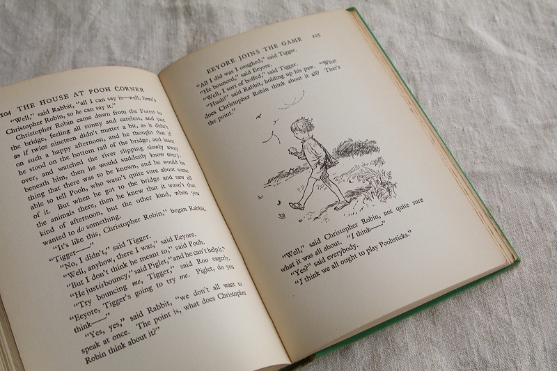 プー横丁にたった家 A.A.ミルン　くまのプーさん　THE HOUSE AT POOH CORNER　イギリス　アンティークストリュフ