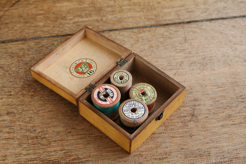 糸メーカーのモシュリンヌボックス　CHADWICK'S　イギリス　アンティークストリュフ