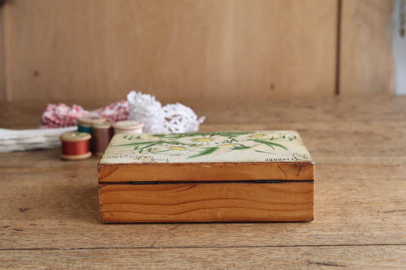 デイジーのモシュリンヌボックス　brighton ドイツ アンティークストリュフ