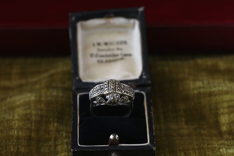 マーカサイトシルバーアールデコリング　ヨーロッパ　アンティークストリュフ