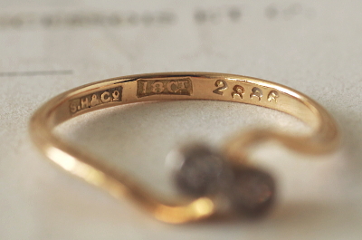 オールドカットダイヤモンド　トワ・エ・モアリング　イギリス　アンティークストリュフ