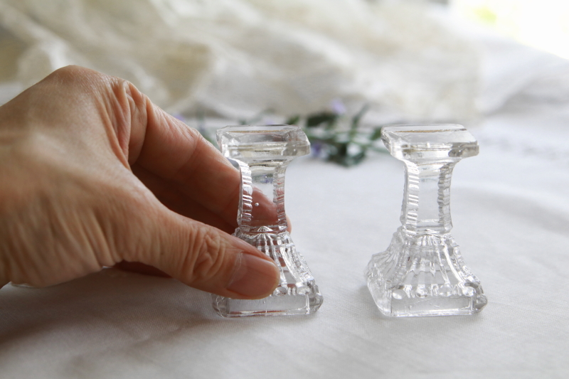 プレスガラスのアクセサリースタンド　フランス　アンティークストリュフ