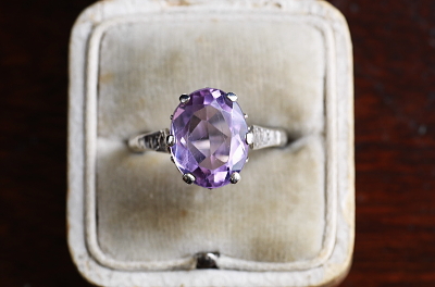 オーバルカットアメシスト　シルバーリング　イギリス　アンティークストリュフ