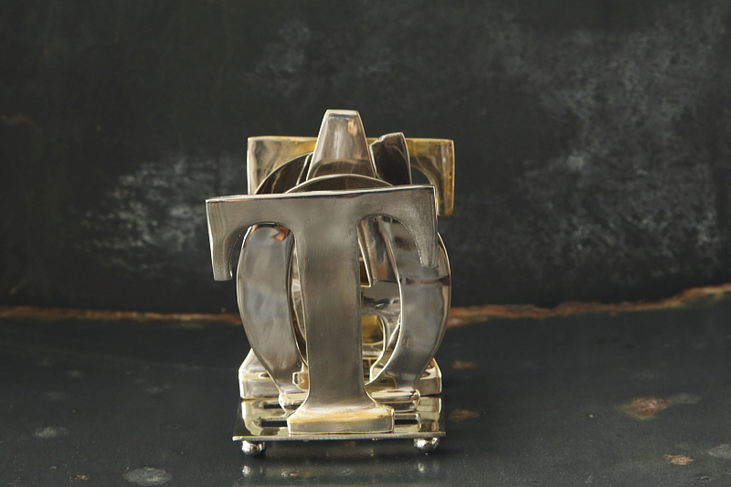 切り文字のTOASTラック　トーストラック　イギリス　アンティークストリュフ