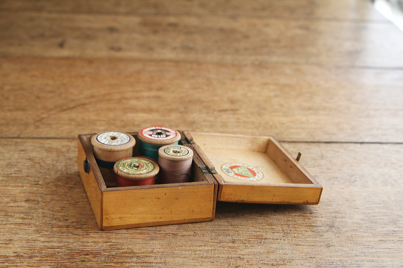 糸メーカーのモシュリンヌボックス　CHADWICK'S　イギリス　アンティークストリュフ