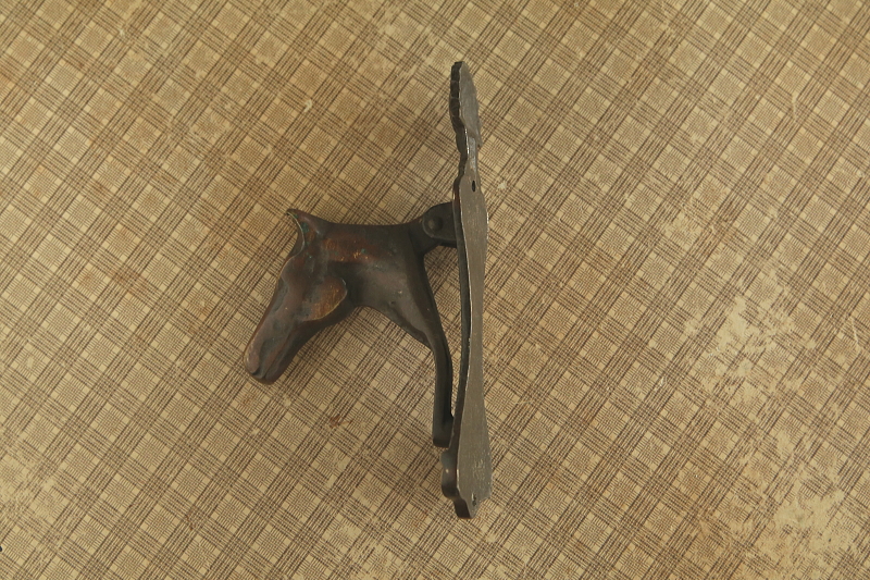 ホースヘッドのドアノッカー　イギリス　アンティークストリュフ